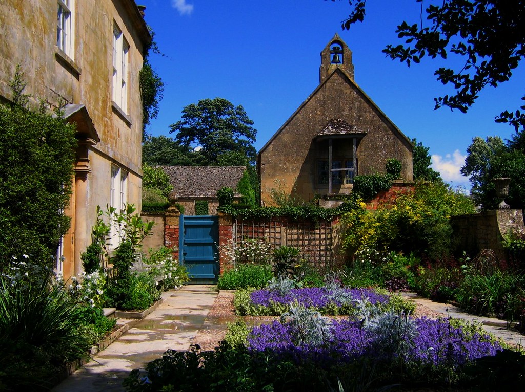 Ampney Park English Garden Cotswolds